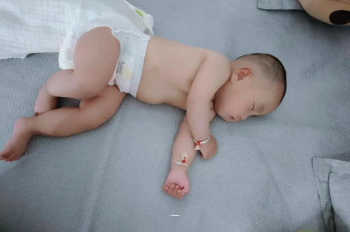 白城宝宝老打喷嚏怎么办